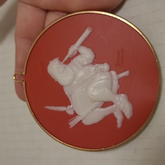 Set of 9 Vintage 1986 Hallmark Keepsake Christmas Ornaments - Picture 4 of 14